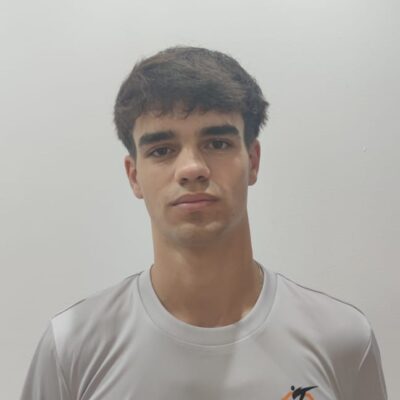 Adrián León