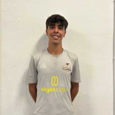 Pablo Luque con camiseta del club Taekwondo Aljamar
